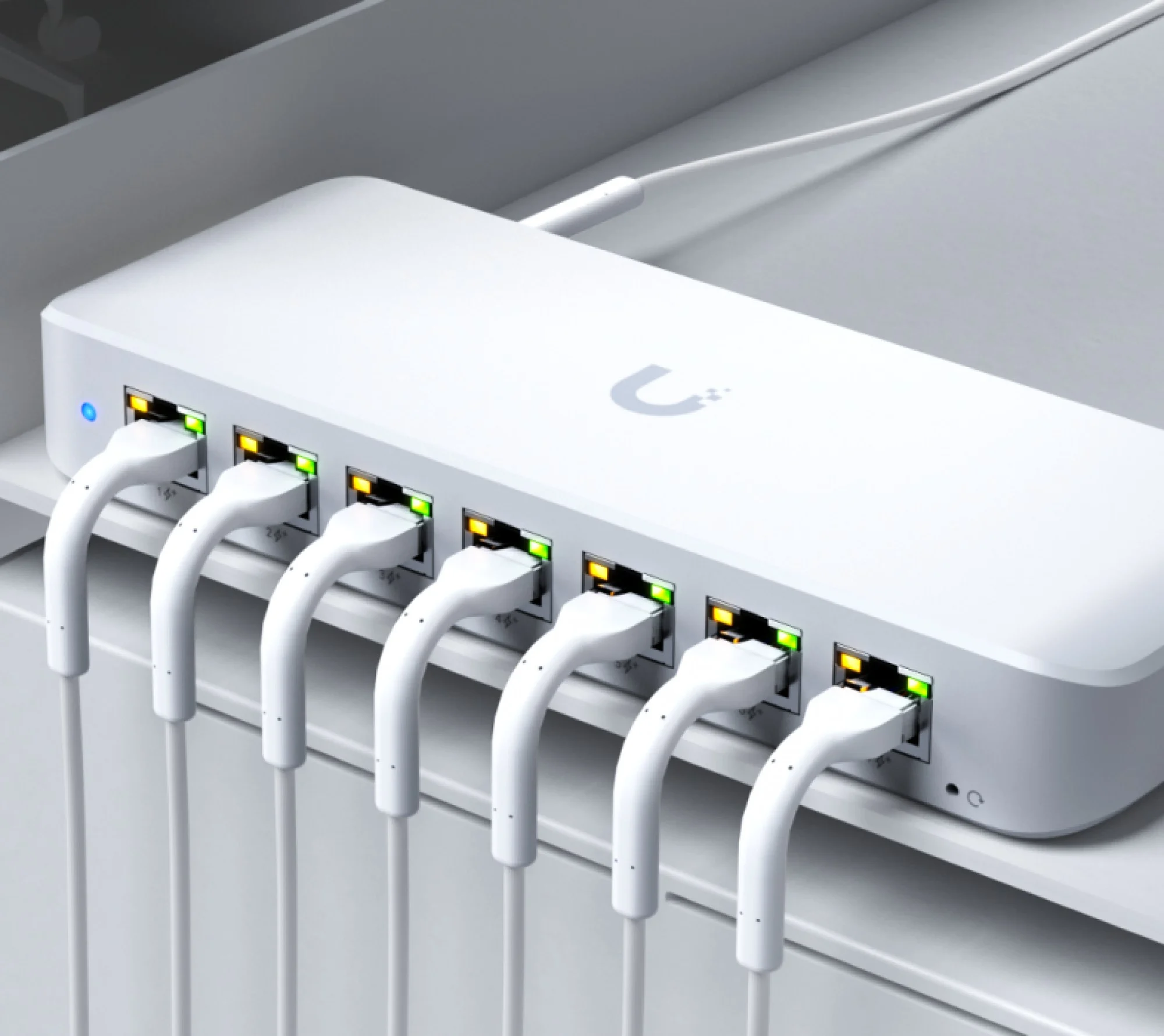 Ubiquiti UniFi Switch Ultra PoE Gigabit 8-Ports 7 PoE USW-ULTRA (42W) - Image 4